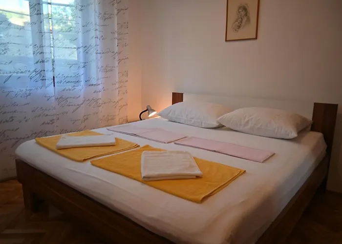 Tea Pag Apartamento Pag Town